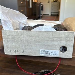 BedStu Black/Scarlet Rustic Booties